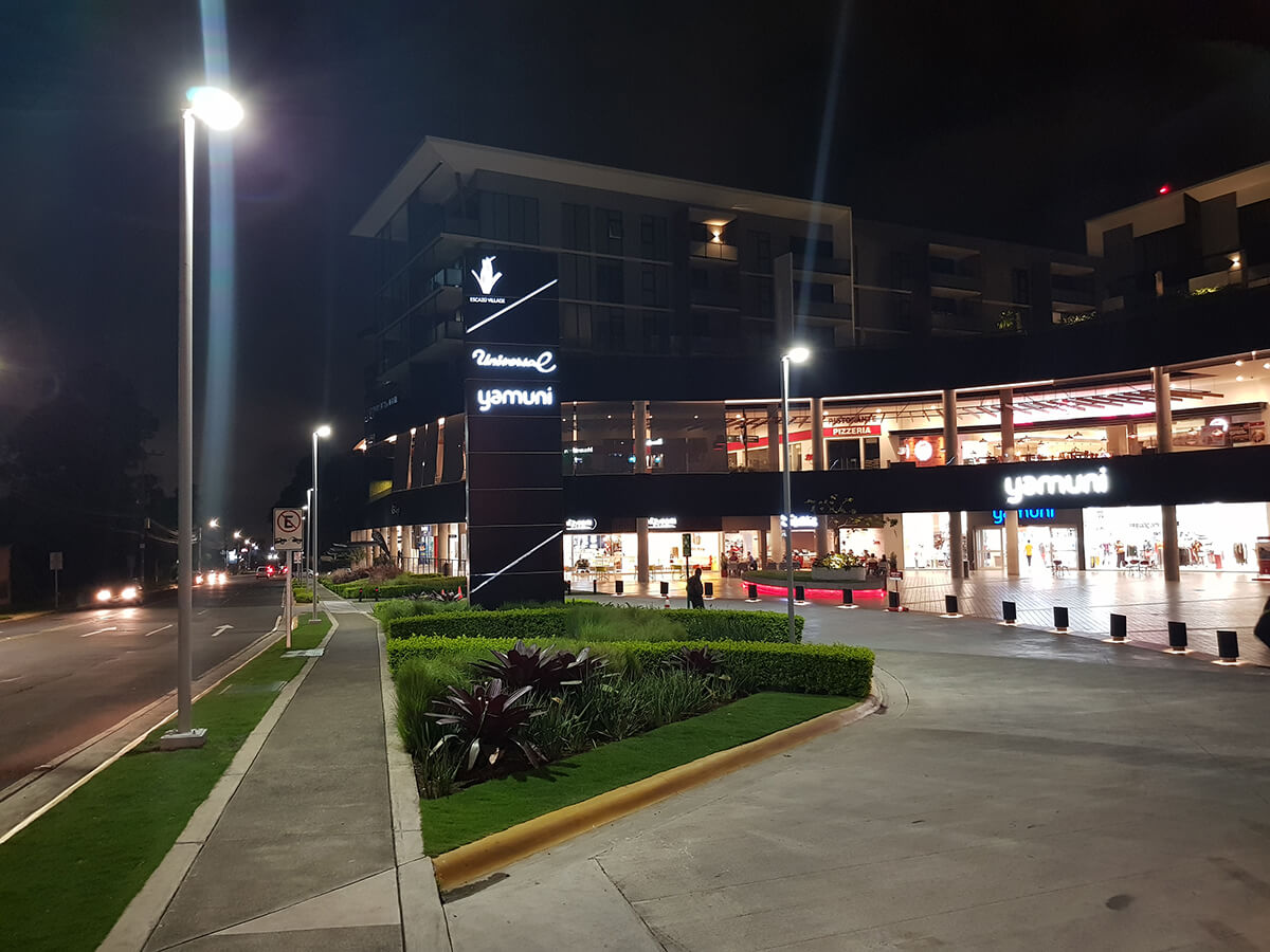 Slim LED street light
